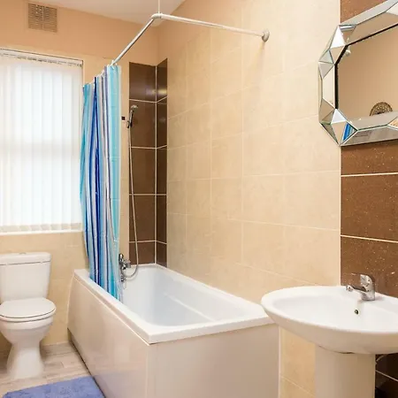Highfield House * Leeds (West Yorkshire)